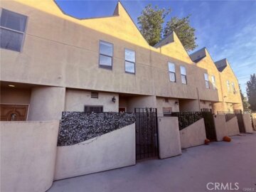 14256 Victory Boulevard #3 Photo